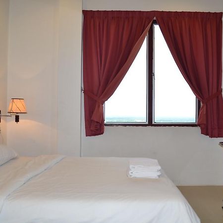 Mutiara Penthouse Hotel Kota Bharu Exterior foto